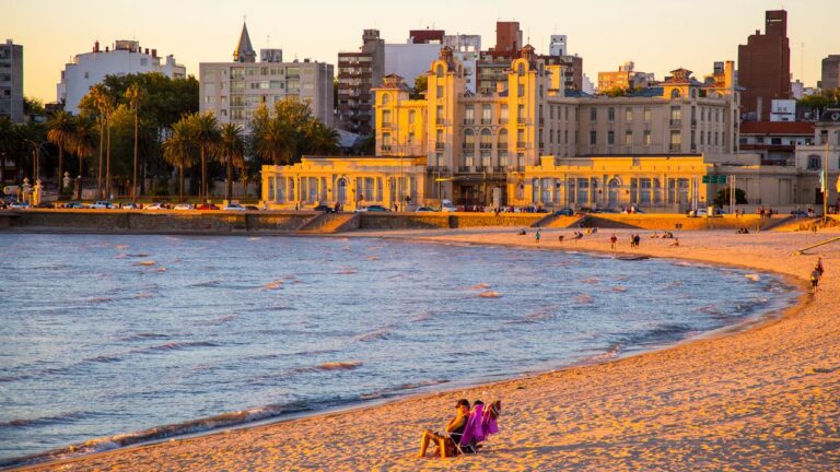 Montevideo City Video Guide | Expedia